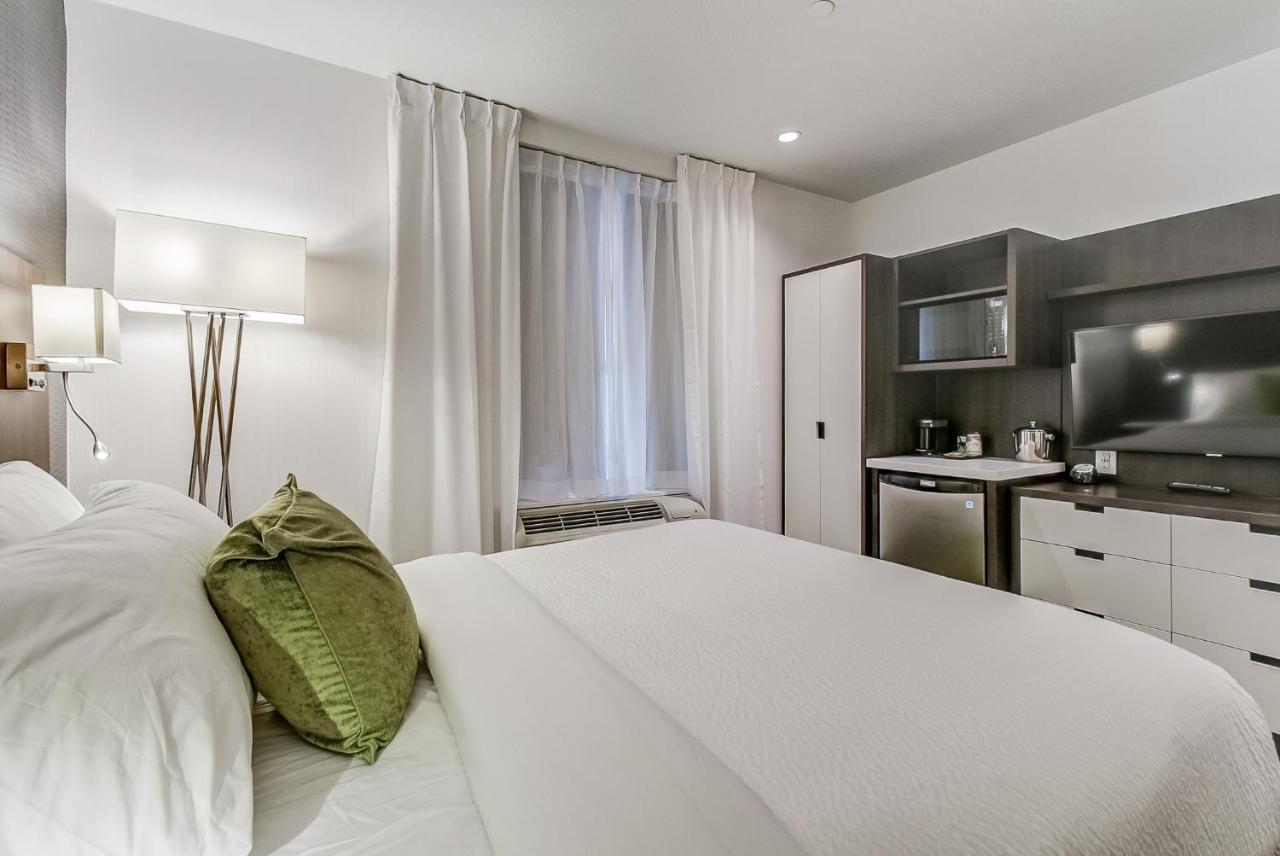 Est Hotel Торонто Екстер'єр фото