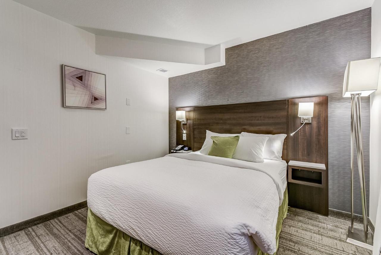 Est Hotel Торонто Екстер'єр фото